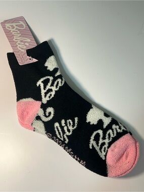 🆕Barbie Cozy Crew Socks Pink Black Logo Plush Slipper Socks NWT Size 9-13